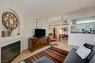 Photo #3: 2635141 Listing