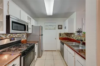 Photo #6: 2635141 Listing