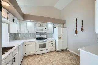 Photo #3: 2635172 Listing 