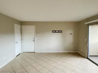 Photo #5: 2635173 Listing