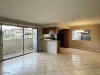 Photo #6: 2635173 Listing