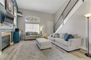 Photo #4: 2635178 Listing