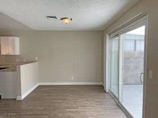 Photo #6: 2635180 Listing