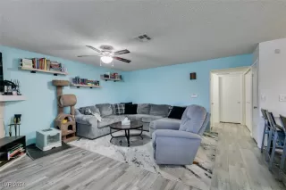 Photo #4: 2635182 Listing