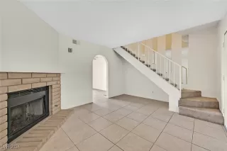 Photo #2: 2635192 Listing