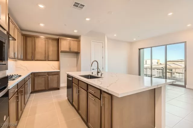 MLS: 2635208 Condo For Sale