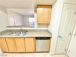 Photo #3: 2635315 Listing 