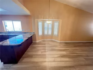 Photo #5: 2635339 Listing 