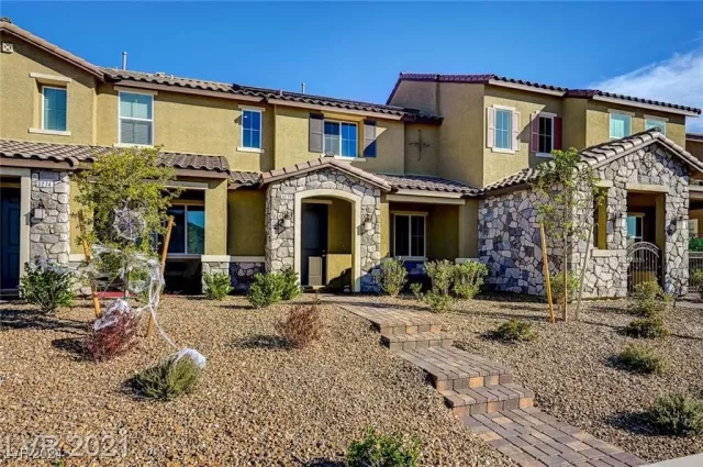 MLS: 2635374 Condo For Sale
