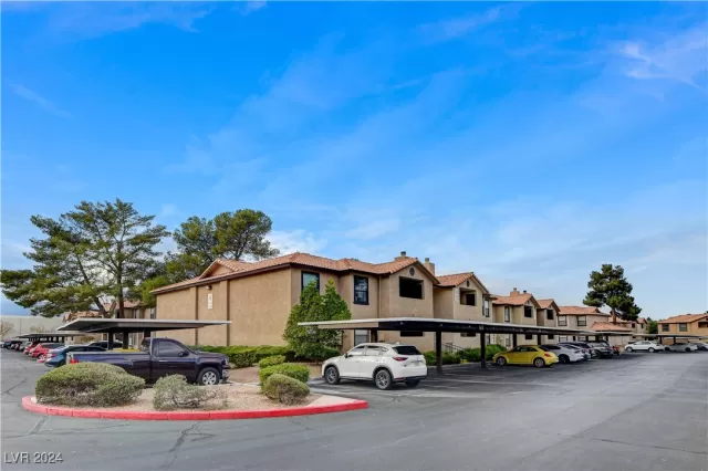 MLS: 2635376 Condo For Sale