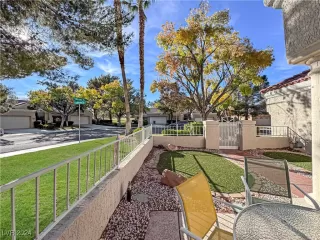 Photo #6: 2635403 Listing