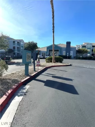 Photo #2: 2635404 Listing