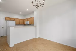 Photo #6: 2635445 Listing 