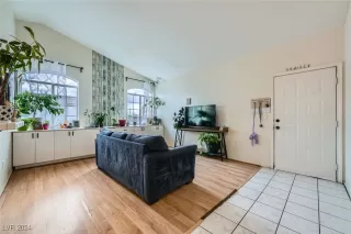 Photo #2: 2635491 Listing