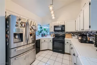 Photo #4: 2635491 Listing