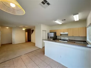 Photo #5: 2635573 Listing 