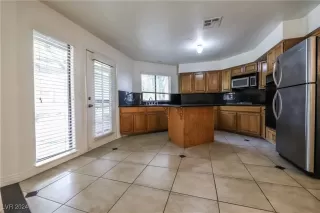 Photo #4: 2635580 Listing 