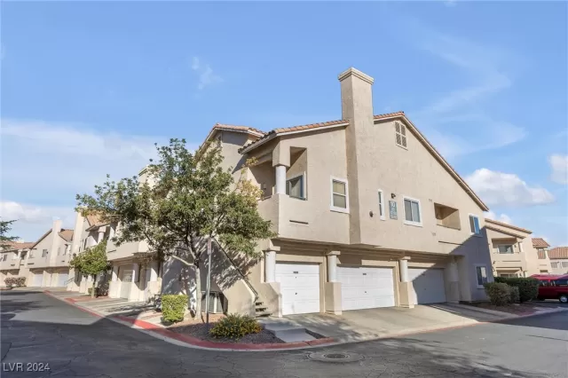 MLS: 2635599 Condo For Sale