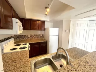 Photo #1: 2635619 Listing 