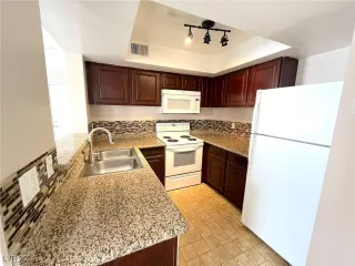 Photo #2: 2635619 Listing 