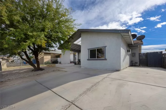 MLS: 2635625 Condo For Sale