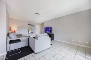 Photo #5: 2635625 Listing 