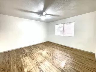 Photo #4: 2635628 Listing 