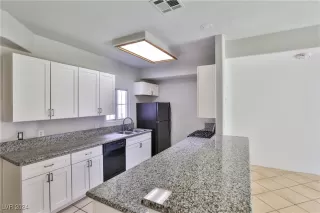 Photo #2: 2635632 Listing 