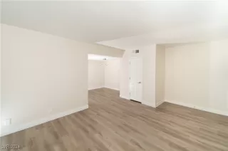 Photo #2: 2635643 Listing