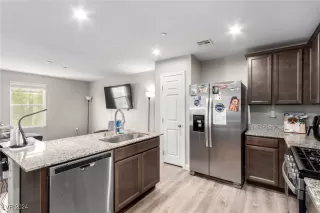 Photo #6: 2635663 Listing