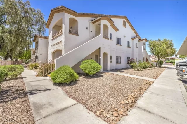 MLS: 2635672 Condo For Sale