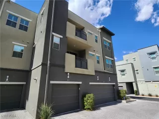 Photo #2: 2635704 Listing 