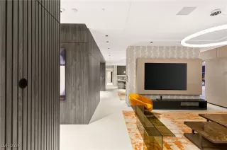 Photo #2: 2635752 Listing