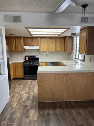 Photo #5: 2635811 Listing 