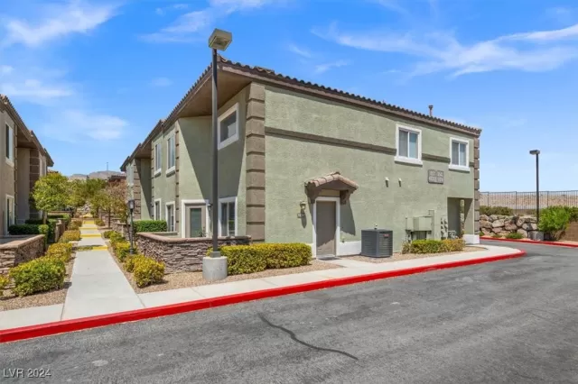 MLS: 2635815 Condo For Sale