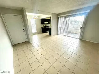 Photo #4: 2635819 Listing 