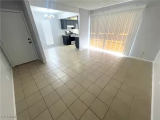 Photo #6: 2635819 Listing 