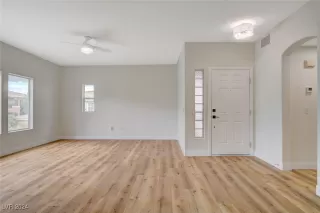 Photo #6: 2635823 Listing