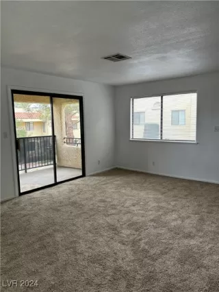 Photo #4: 2635902 Listing 