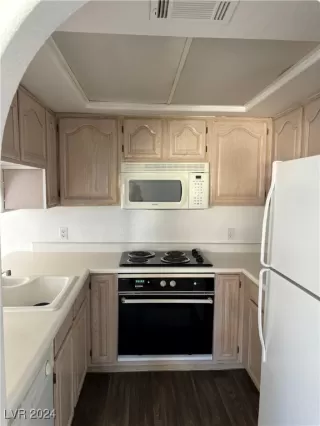 Photo #5: 2635902 Listing 