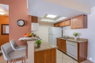 Photo #2: 2635909 Listing 