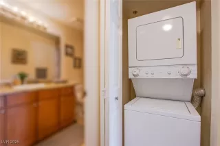 Photo #5: 2635909 Listing 