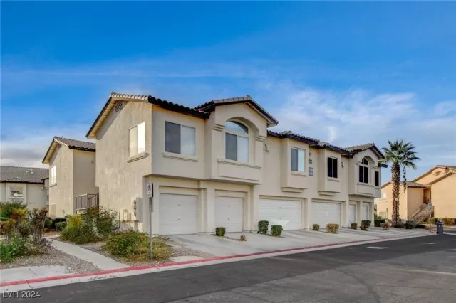 MLS: 2635911 Condo For Sale