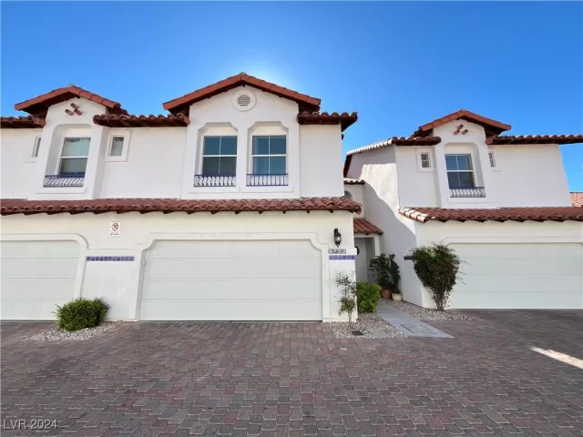 MLS: 2635939 Condo For Sale