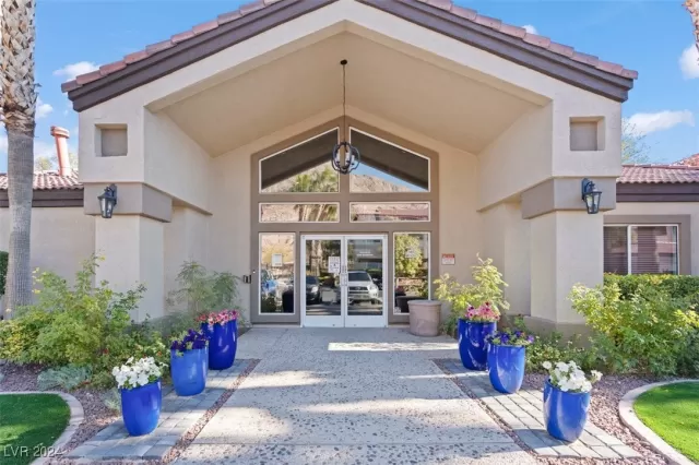 MLS: 2635976 Condo For Sale