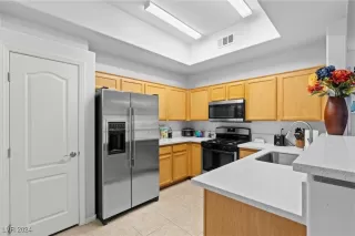 Photo #4: 2635976 Listing 