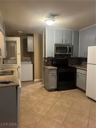 Photo #3: 2635988 Listing 