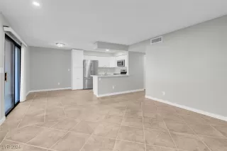 Photo #3: 2635994 Listing 