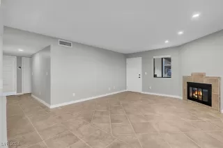 Photo #4: 2635994 Listing 