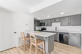 Photo #3: 2636076 Listing